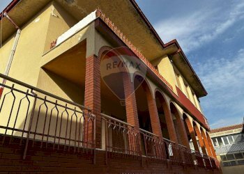 Edificio all\'aperto - Villa via don bosco
 
48, Viagrande - foto 4