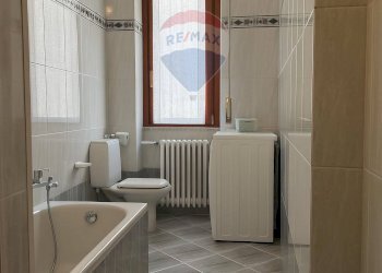 Bagno - Quadrilocale Via Gnifetti
 
16, Novara - foto 6