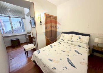 Camera / camera da letto - Bilocale Via San Pantaleone
 
8, Napoli - foto 5