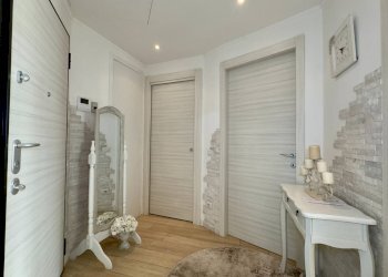 Ingresso - Three-room apartment Via Achille Grandi
 
39, Cinisello Balsamo - photo 4