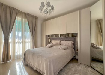 Camera da letto - Three-room apartment Via Achille Grandi
 
39, Cinisello Balsamo - photo 26