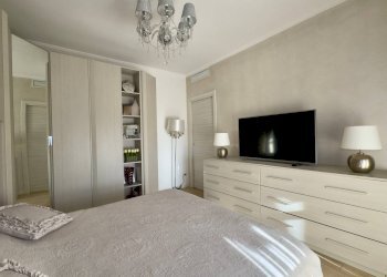 Camera da letto - Three-room apartment Via Achille Grandi
 
39, Cinisello Balsamo - photo 28