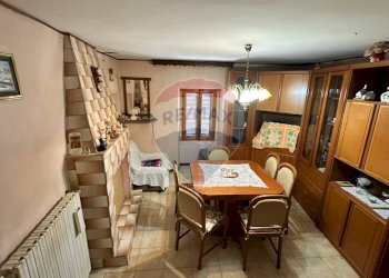 Sala da pranzo - Semi-detached house Vico I Via Cappellina San Camillo
 
4, Bucchianico - photo 3