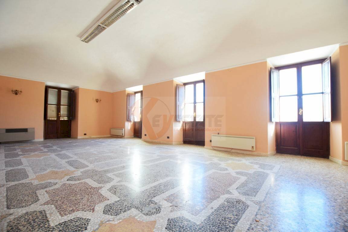 Foto 1 - Office VIA CAVOUR
 
9, Nuoro - photo 1