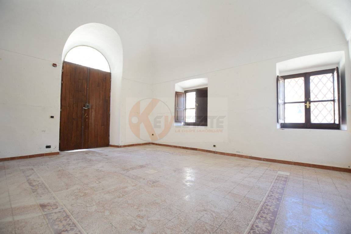 Foto 3 - Commercial Premises via Camilo Benso Conte di Cavour
 
7, Nuoro - photo 3