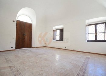 Foto 3 - Locale Commerciale via Camilo Benso Conte di Cavour
 
7, Nuoro - foto 3