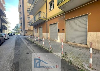 Foto 1 - Locale Commerciale Via Tommaso Bucciano, Benevento - foto 1