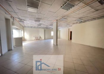 Foto 3 - Locale Commerciale Via Tommaso Bucciano, Benevento - foto 3