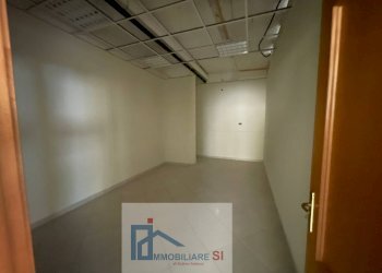 Foto 10 - Locale Commerciale Via Tommaso Bucciano, Benevento - foto 10