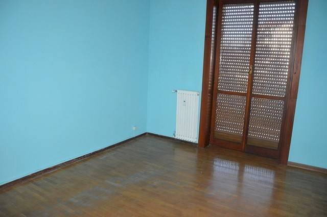 Camera da letto - Trilocale via Gian Pietro Puricelli, 3, Gallarate - foto 2