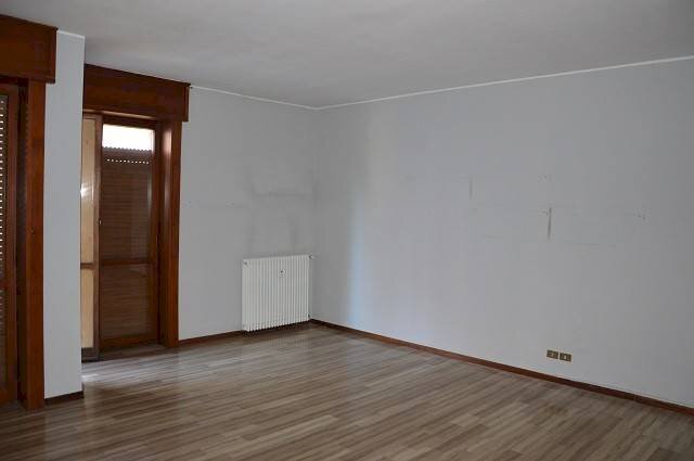 Soggiorno - Three-room apartment via Gian Pietro Puricelli, 3, Gallarate - photo 1