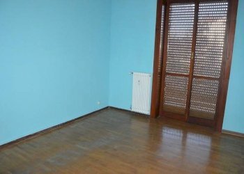 Camera da letto - Trilocale via Gian Pietro Puricelli, 3, Gallarate - foto 2