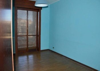 Camera da letto - Three-room apartment via Gian Pietro Puricelli, 3, Gallarate - photo 16