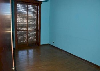 Camera da letto - Three-room apartment via Gian Pietro Puricelli, 3, Gallarate - photo 17