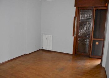 Camera da letto - Trilocale via Gian Pietro Puricelli, 3, Gallarate - foto 18