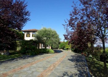 Cortile interno - Villa via Acqui, Mombaruzzo - foto 9