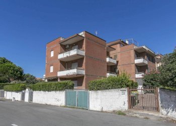 Facciata - Four-room apartment via Lombardia, 2, Anzio - photo 32