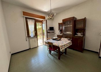 Sala da pranzo - Trilocale via Castagnevizza, Genova (zona Pegli) - foto 4