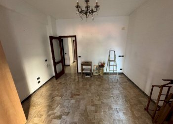 Camera da letto - Trilocale via Castagnevizza, Genova (zona Pegli) - foto 9