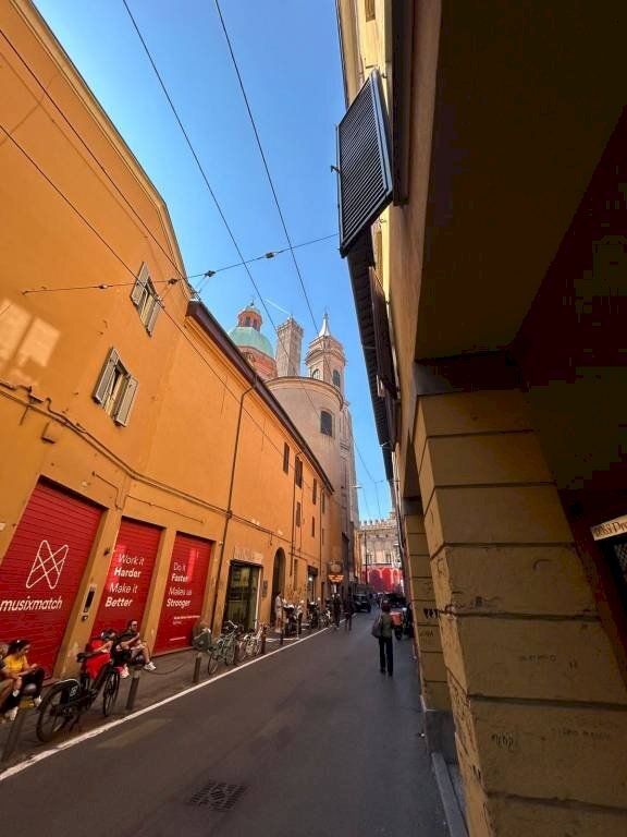 Zona - Negozio via San Vitale, Bologna (zona Centro Storico) - foto 2