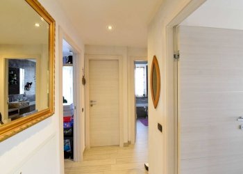 Corridoio - Apartment via Trieste, 9, Erba - photo 13