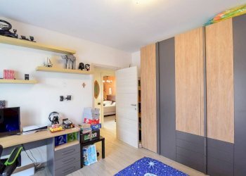 Camera da letto - Apartment via Trieste, 9, Erba - photo 23