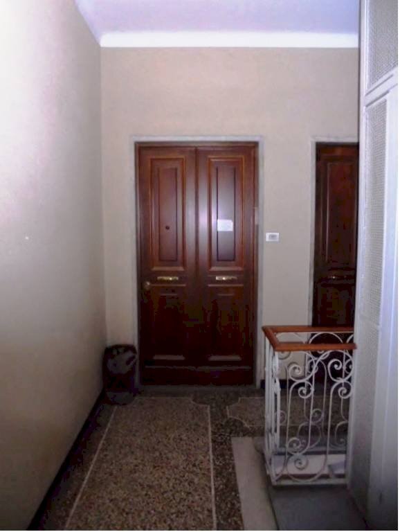 Interno palazzo - Trilocale all'asta via Fereggiano, 185, Genova (zona Marassi) - foto 3