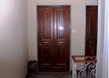 Interno palazzo - Trilocale all'asta via Fereggiano, 185, Genova (zona Marassi) - foto 3