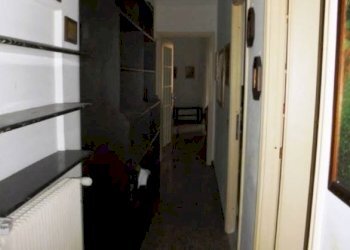 Corridoio - Trilocale all'asta via Fereggiano, 185, Genova (zona Marassi) - foto 9