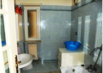 Bagno - Trilocale all'asta via Fereggiano, 185, Genova (zona Marassi) - foto 10