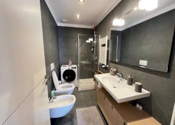 Bagno - Bilocale piazza Antonio Pittaluga, 2, Genova - foto 9