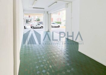 Interno non residenziale - Negozio viale Paolo Toscanelli, Rimini - foto 5