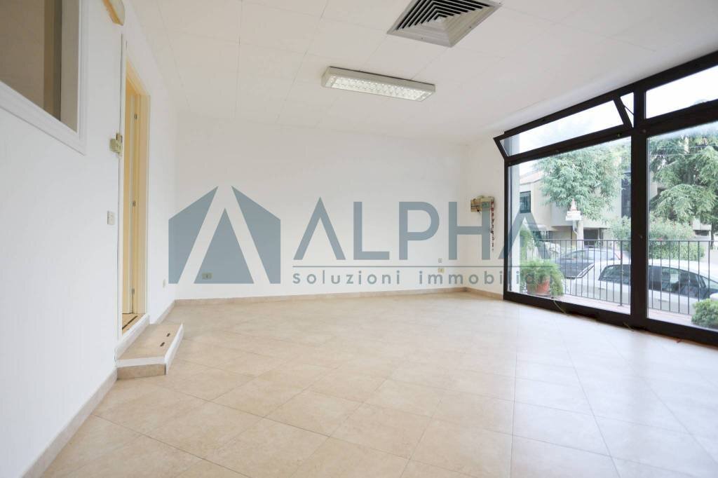 Interno non residenziale - Shop via Sebenico, Bellaria-Igea Marina - photo 2