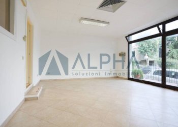 Interno non residenziale - Negozio via Sebenico, Bellaria-Igea Marina - foto 2