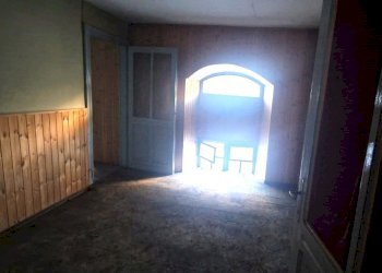 Trilocale piazza Plouves, Aosta - foto 9