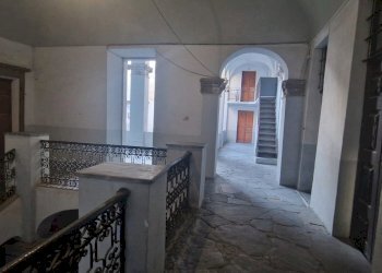 Trilocale piazza Plouves, Aosta - foto 7