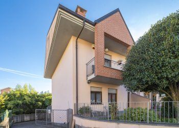 Facciata - Terraced Villa via Ettore Bignone, 47, Pinerolo - photo 1