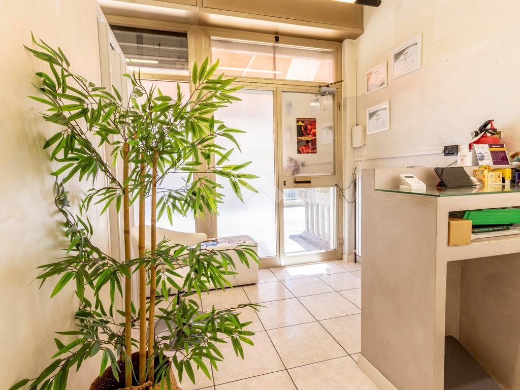 Shop Negozio P.zza della repubblica, Monte San Pietro - photo 2