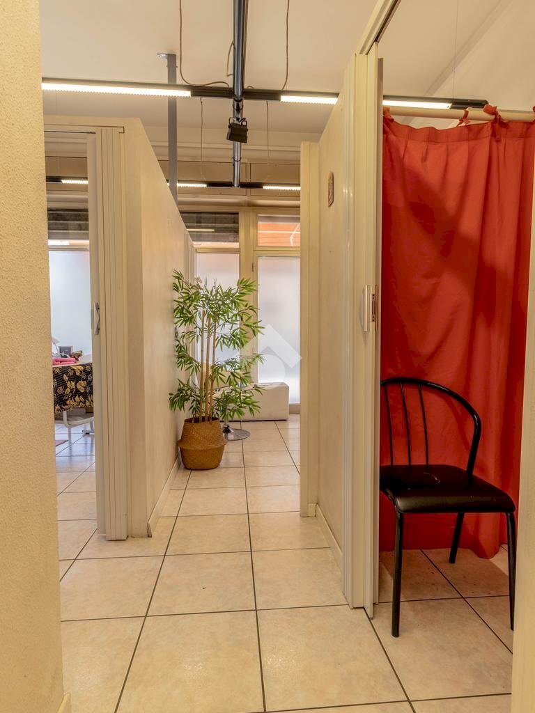 Shop Negozio P.zza della repubblica, Monte San Pietro - photo 3