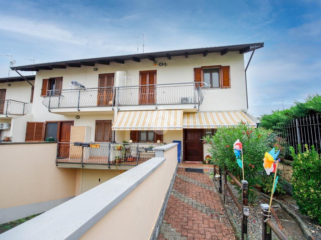 Villa a Schiera Via salvo d'acquisto, Rivarolo Canavese - foto 1