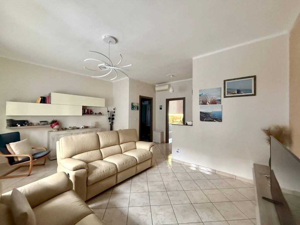 Four-room apartment Bra - photo 1