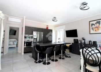 Casa indipendente Via Borghetto, Mirandola - foto 1