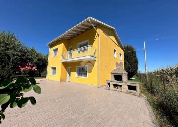 Independent house Via Borghetto, Mirandola - photo 1