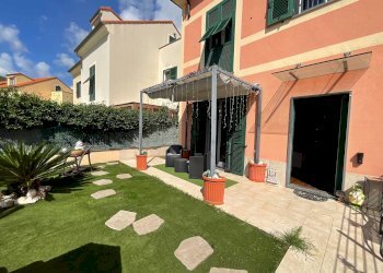 Foto 1 - Villa a Schiera VIA LINO SAETTONE, Albisola Superiore - foto 1