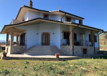 Foto 2 - Villa Via Pignotti
 
37 bis, Sant'Omero - foto 2