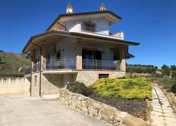 Foto 3 - Villa Via Pignotti
 
37 bis, Sant'Omero - foto 3