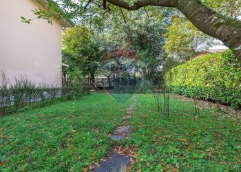 Giardino - Villa VIA CROCI MARIA
 
52, Induno Olona - foto 29