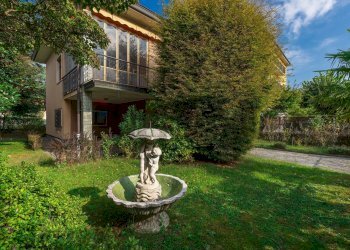 Giardino - Villa VIA CROCI MARIA
 
52, Induno Olona - photo 1