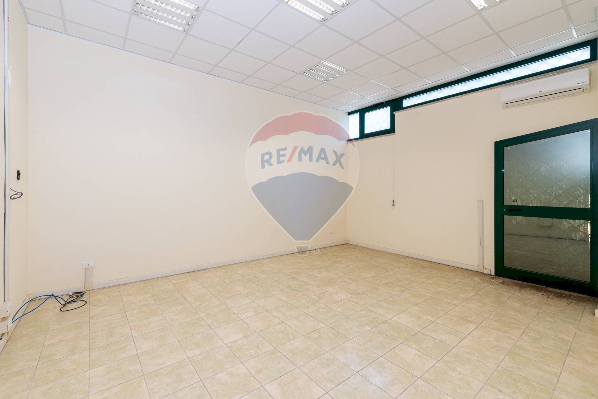 Stanza vuota - Ufficio VIA SALARIA
 
219, Monterotondo - foto 1