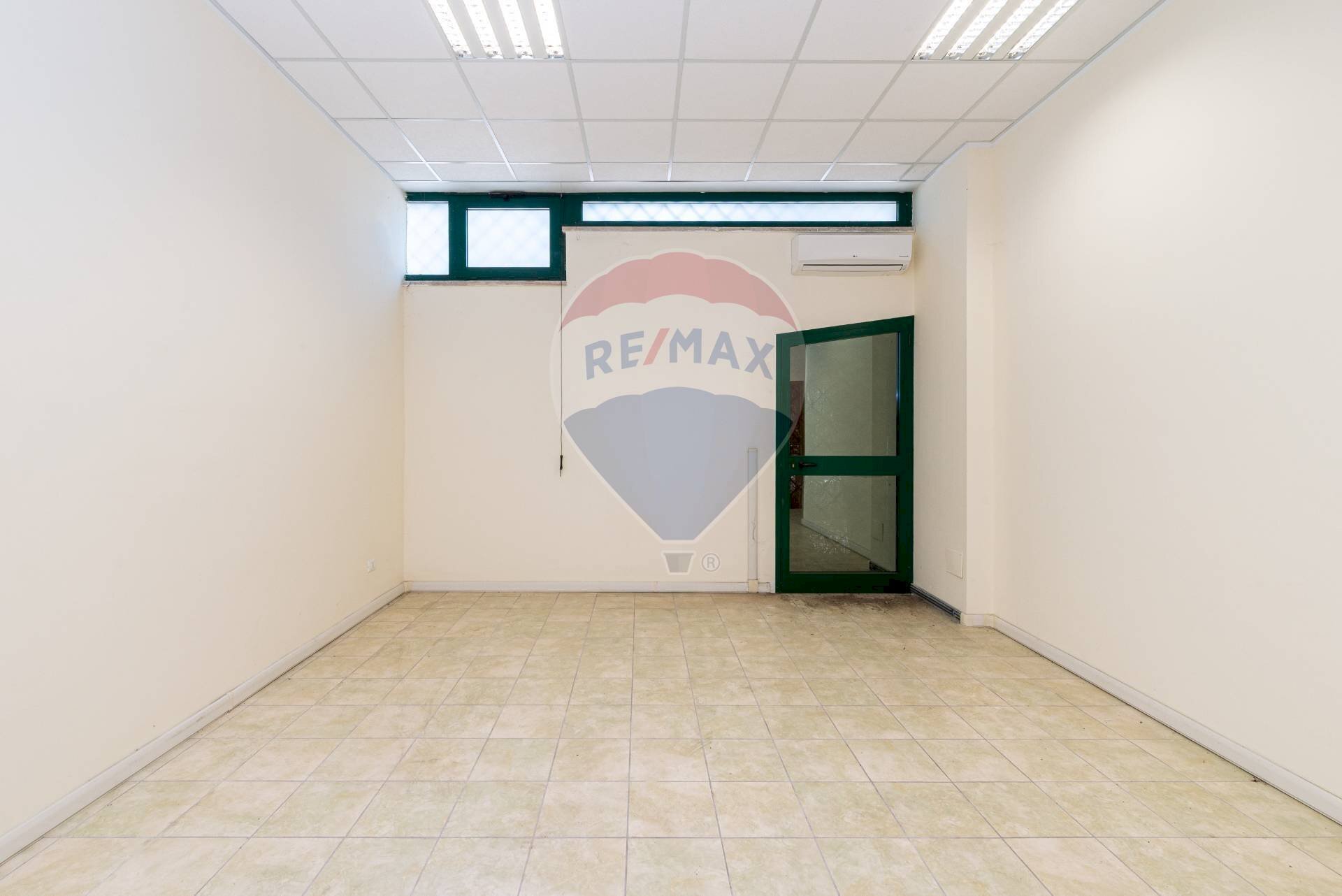 Stanza vuota - Ufficio VIA SALARIA
219, Monterotondo - foto 2